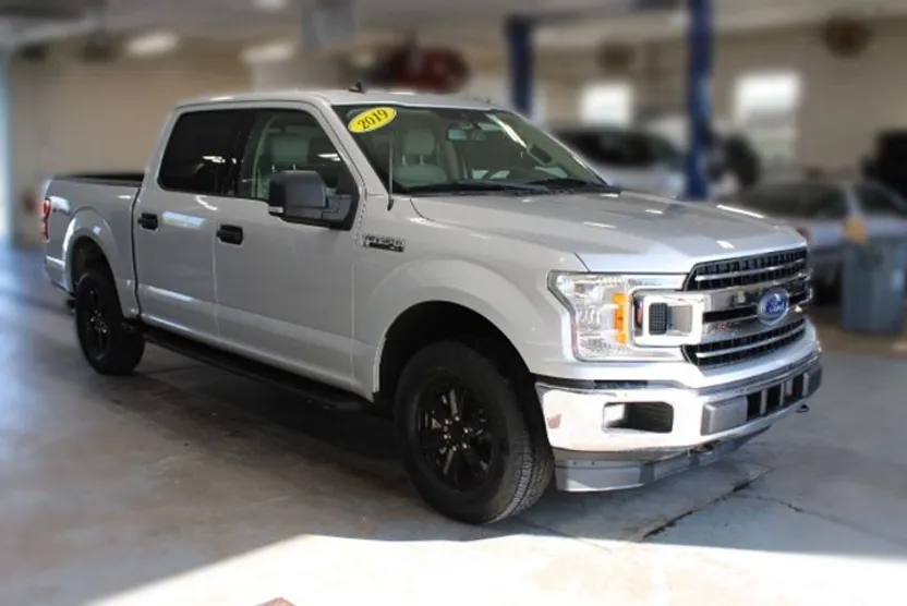 2019 Ford F-150 XLT photo 1