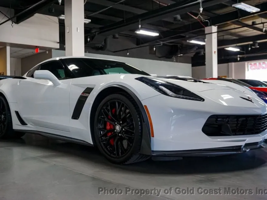 2019 Chevrolet Corvette Z06 2LZ photo 2