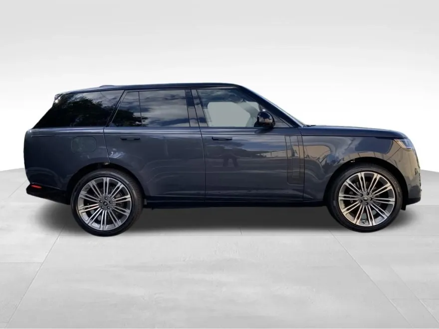2025 Land Rover Range Rover SE photo 1