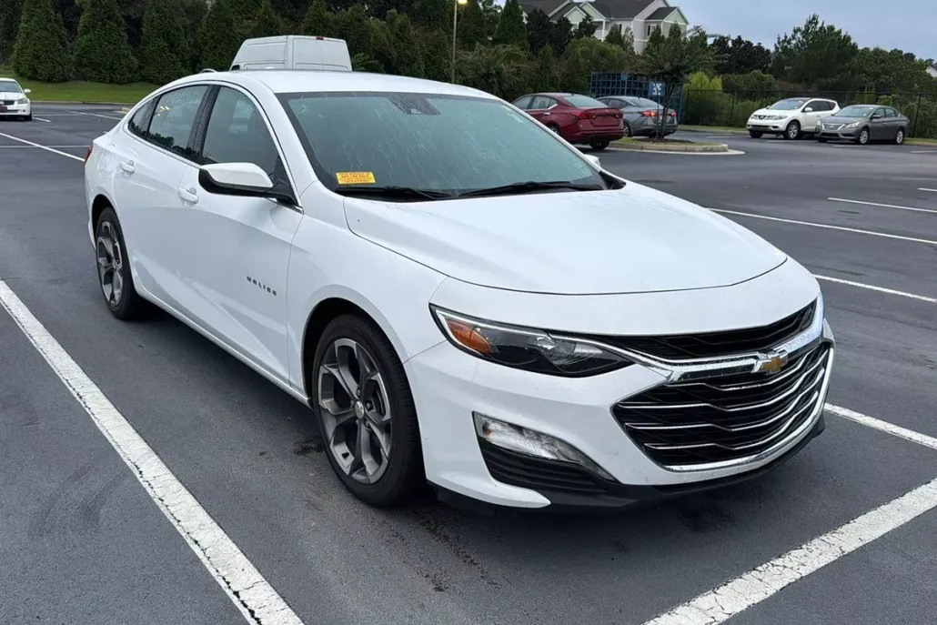 2024 Chevrolet Malibu 1LT photo 1