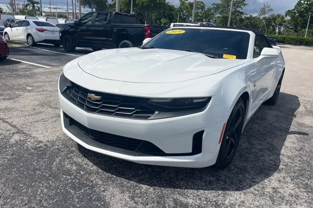 2019 Chevrolet Camaro 1LT photo 1