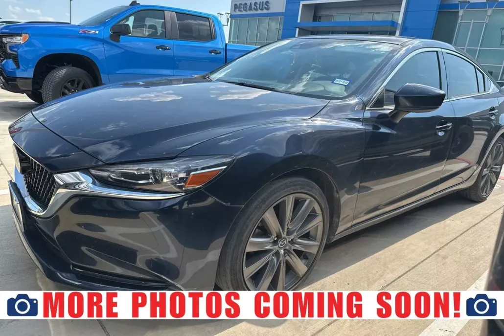 2021 Mazda Mazda3 Touring photo 1