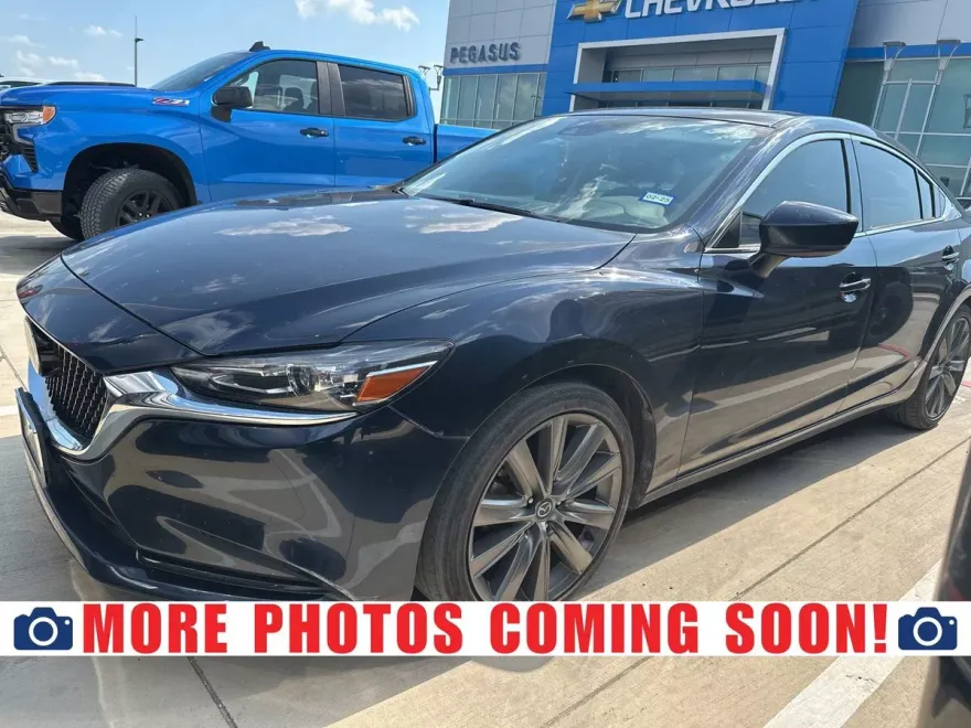2021 Mazda Mazda3 Touring photo 1