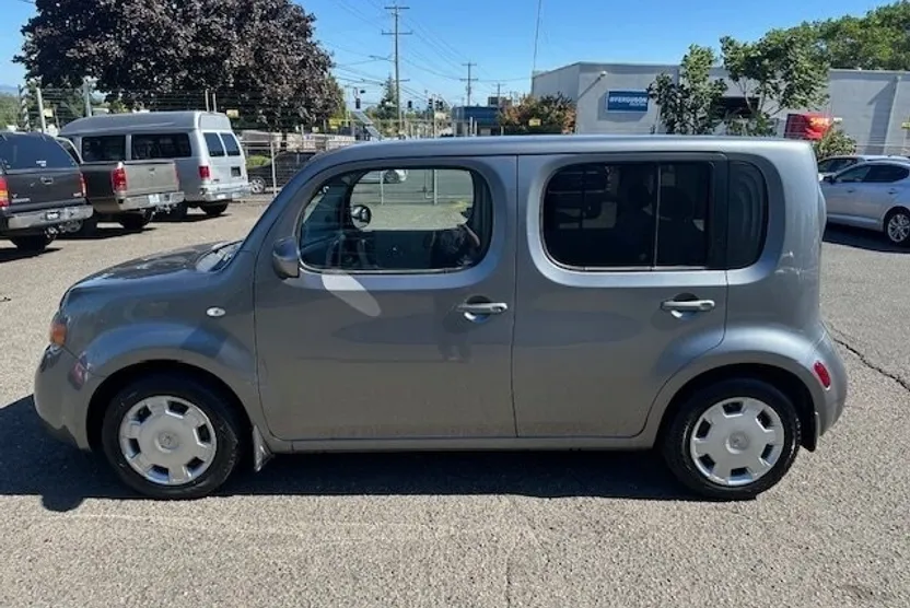 2010 Nissan Cube photo 1