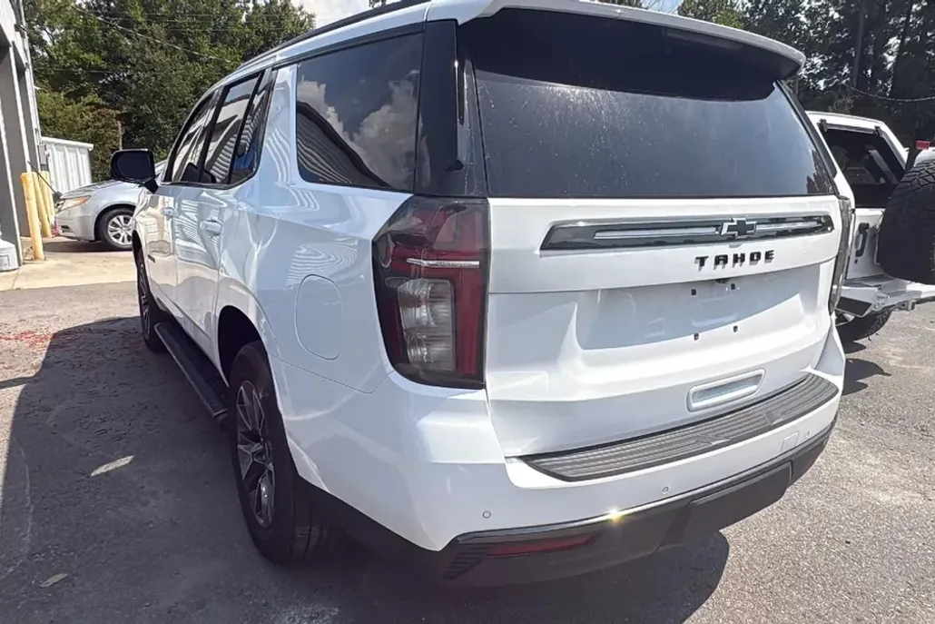 2021 Chevrolet Tahoe Z71 photo 1