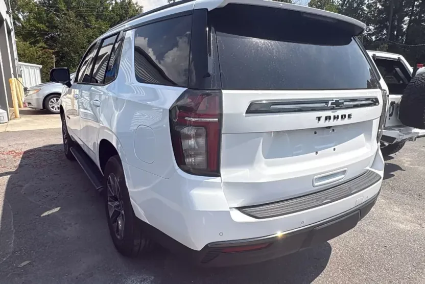 2021 Chevrolet Tahoe Z71 photo 1