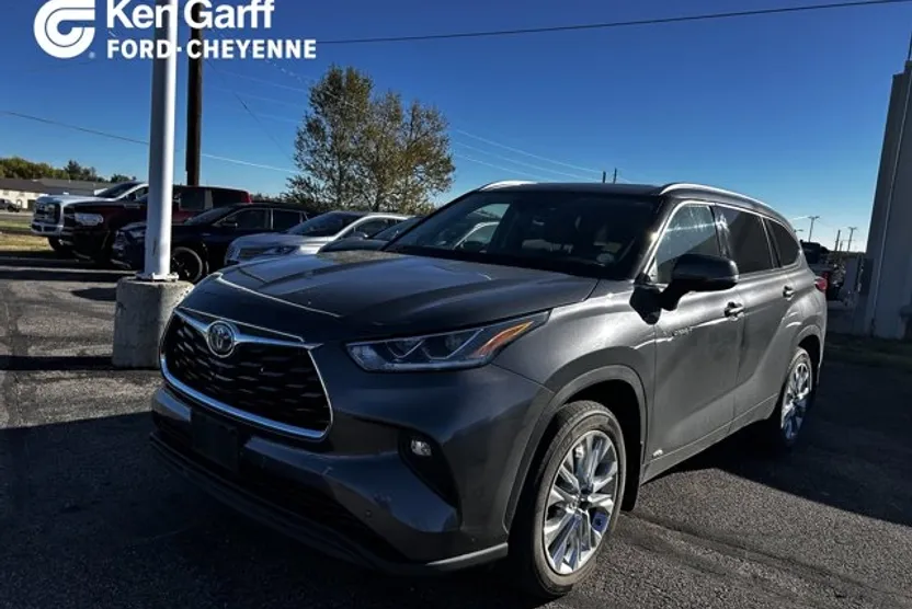 2021 Toyota Highlander Hybrid Limited photo 1