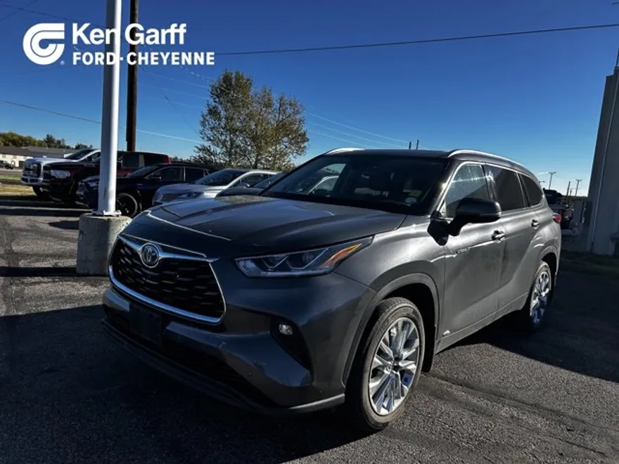 2021 Toyota Highlander Hybrid Limited photo 1