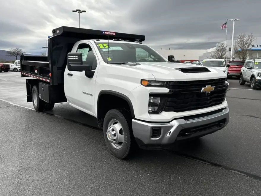 2025 Chevrolet Silverado 3500HD Work Truck photo 1