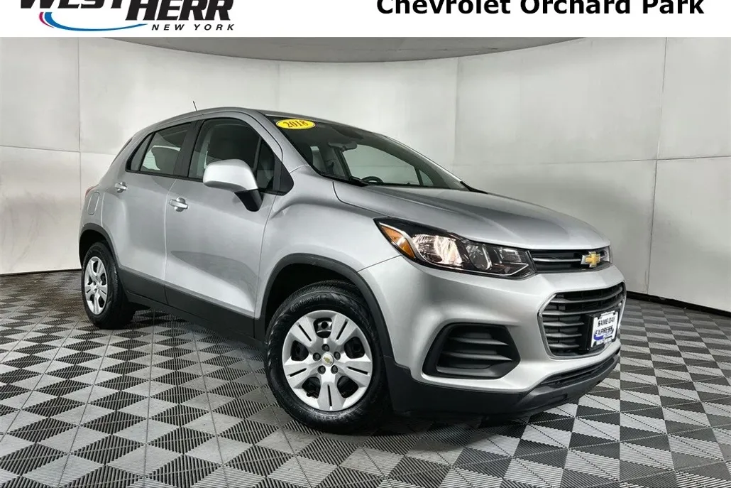2018 Chevrolet Trax LS photo 1