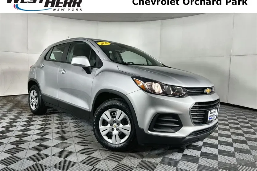 2018 Chevrolet Trax LS photo 1