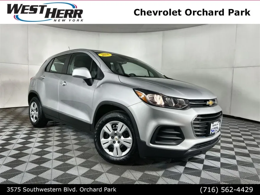 2018 Chevrolet Trax LS photo 1