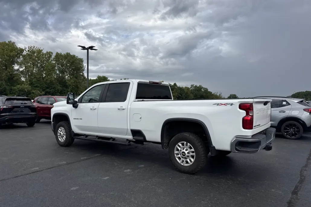 2021 Chevrolet Silverado 2500HD LT photo 1