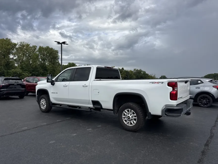 2021 Chevrolet Silverado 2500HD LT photo 1