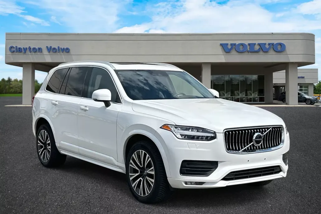 2021 Volvo XC90 T6 AWD Momentum photo 1
