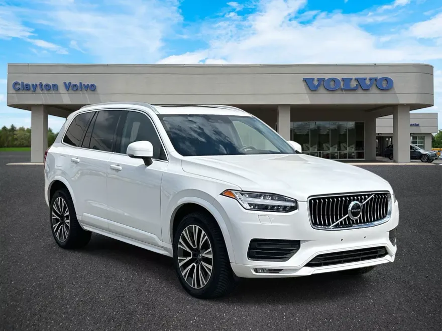 2021 Volvo XC90 T6 AWD Momentum photo 1