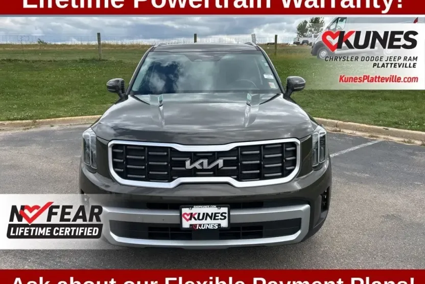 2023 Kia Telluride S photo 1