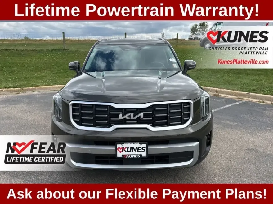 2023 Kia Telluride S photo 1