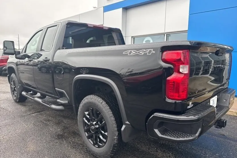 2025 Chevrolet Silverado 2500HD Custom photo 1
