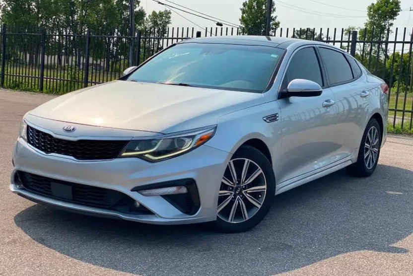 2019 Kia Optima EX photo 1