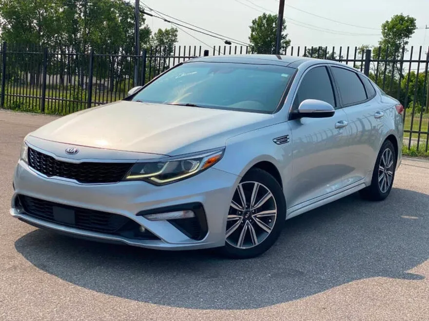 2019 Kia Optima EX photo 1