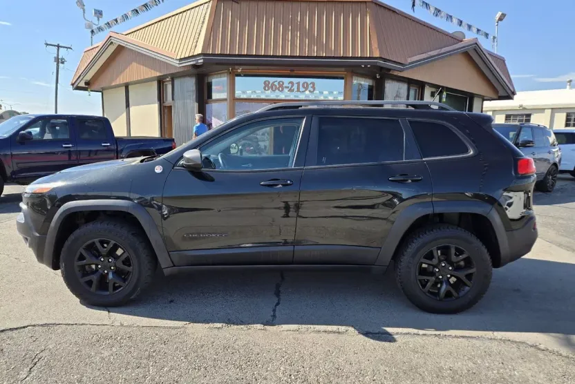 2015 Jeep Cherokee Trailhawk photo 1