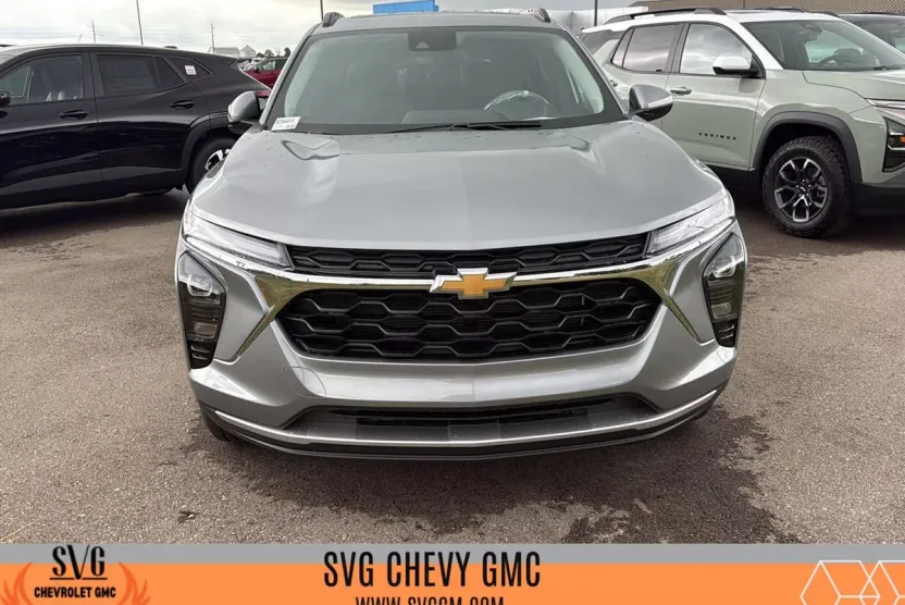 2025 Chevrolet Trax LT photo 1