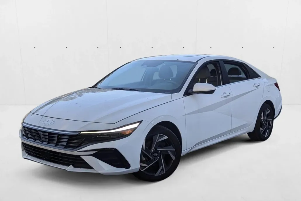 2024 Hyundai Elantra SEL Convenience photo 1