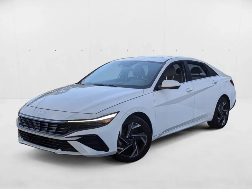 2024 Hyundai Elantra SEL Convenience photo 1