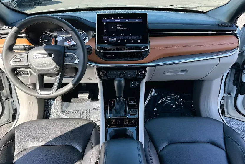2024 Jeep Compass Limited photo 1