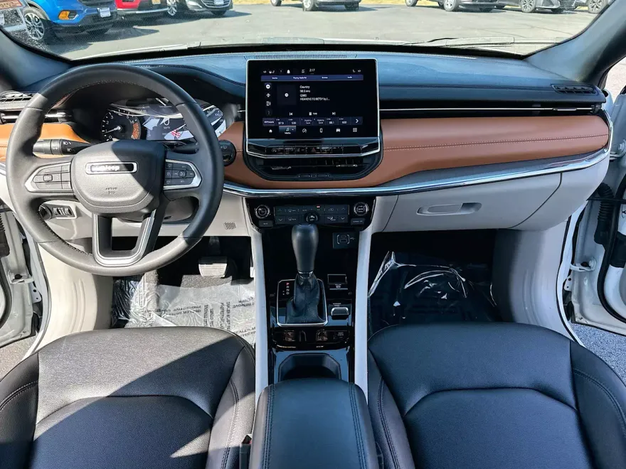 2024 Jeep Compass Limited photo 1