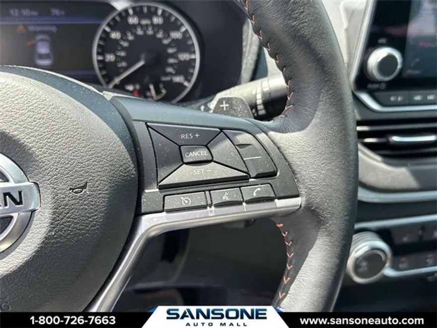 2022 Nissan Altima 2.5 SR photo 21