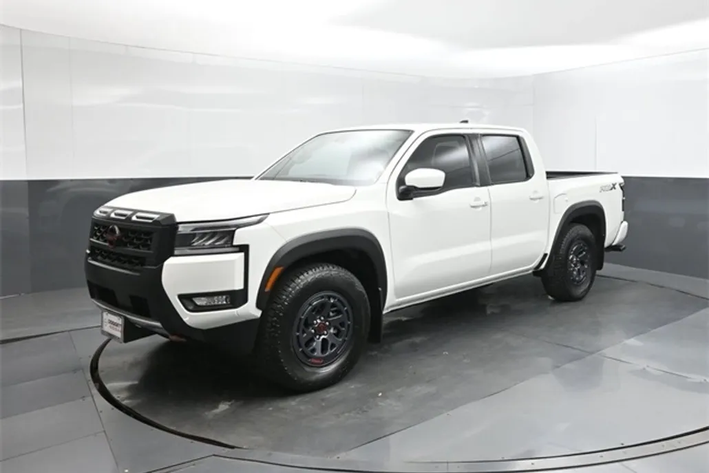2025 Nissan Frontier Crew Cab PRO-X photo 1
