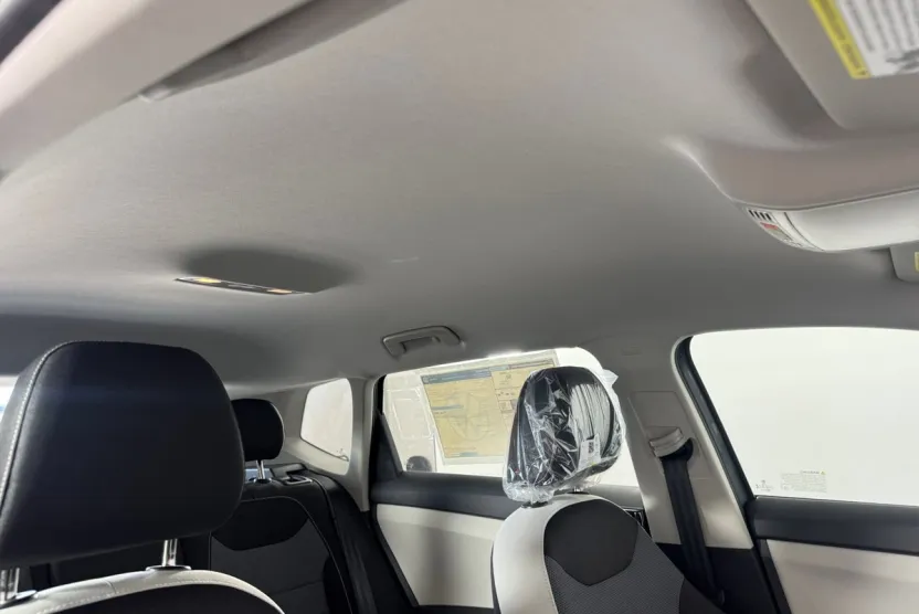 2025 Volkswagen Taos S photo 1