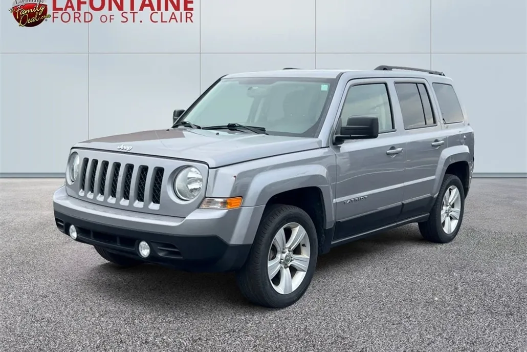 2016 Jeep Patriot Latitude photo 1