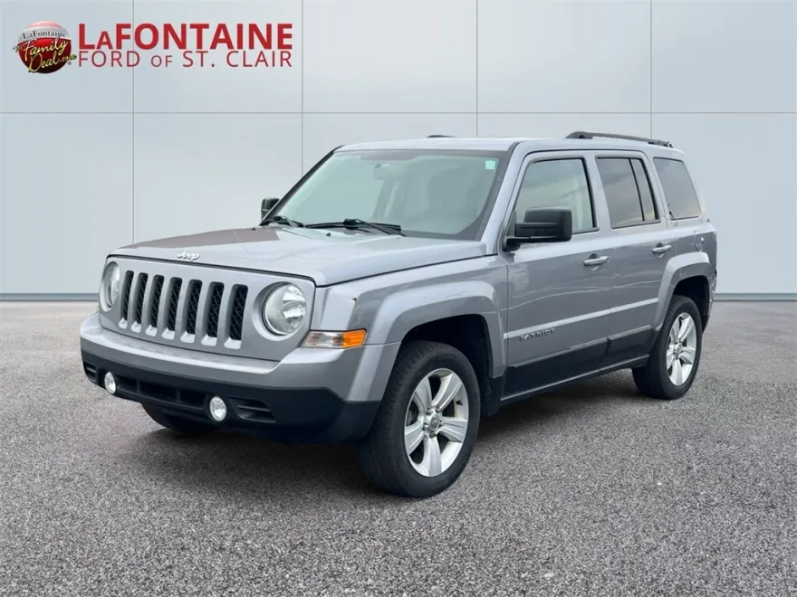 2016 Jeep Patriot Latitude photo 1