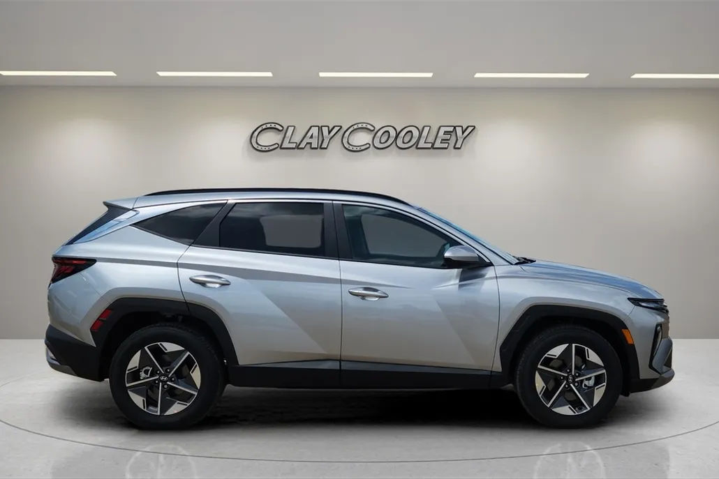 2025 Hyundai Tucson SEL photo 1