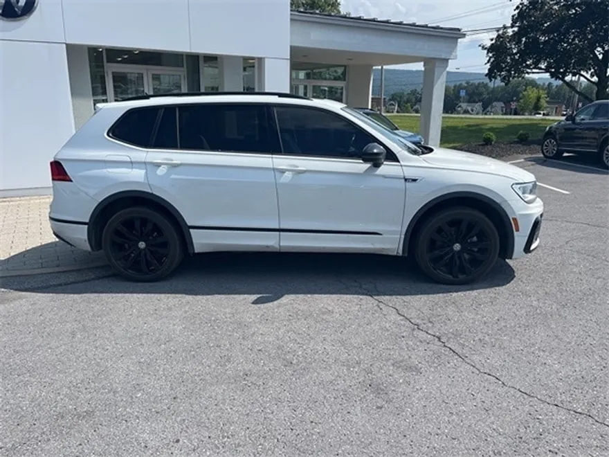 2021 Volkswagen Tiguan SE R-Line Black photo 1