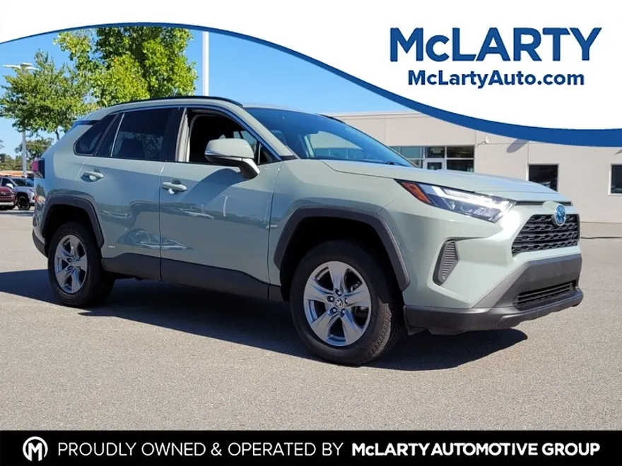 2023 Toyota RAV4 Hybrid XLE photo 1