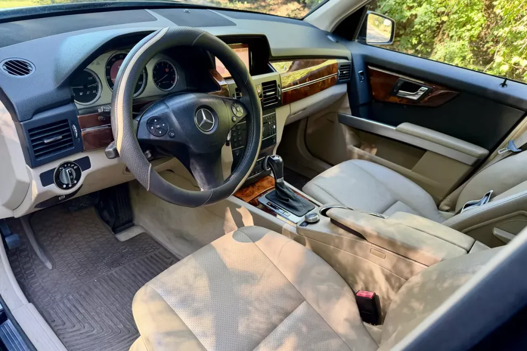 2010 Mercedes Benz GLK 350 4MATIC photo 1