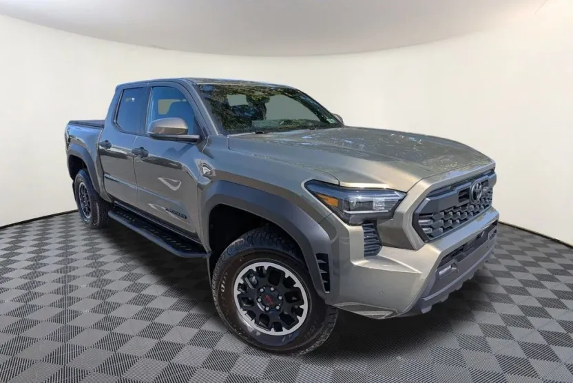2025 Toyota Tacoma TRD Off-Road photo 1
