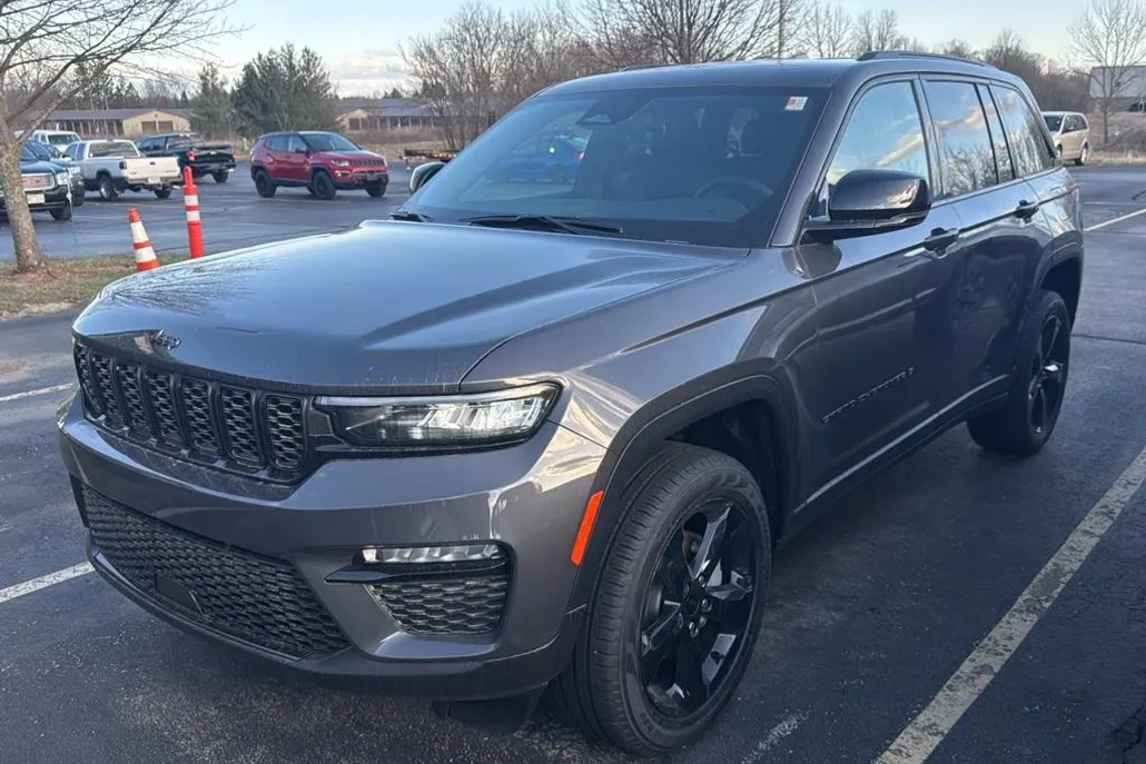 2025 Jeep Grand Cherokee Limited photo 1