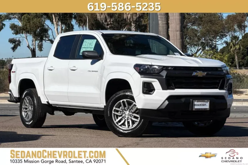 2024 Chevrolet Colorado LT photo 1