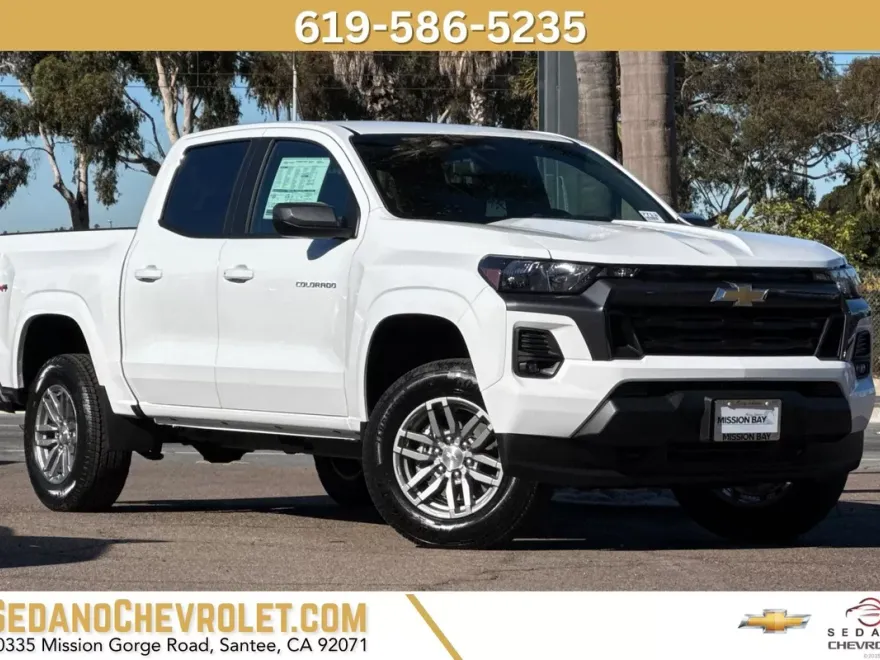 2024 Chevrolet Colorado LT photo 1