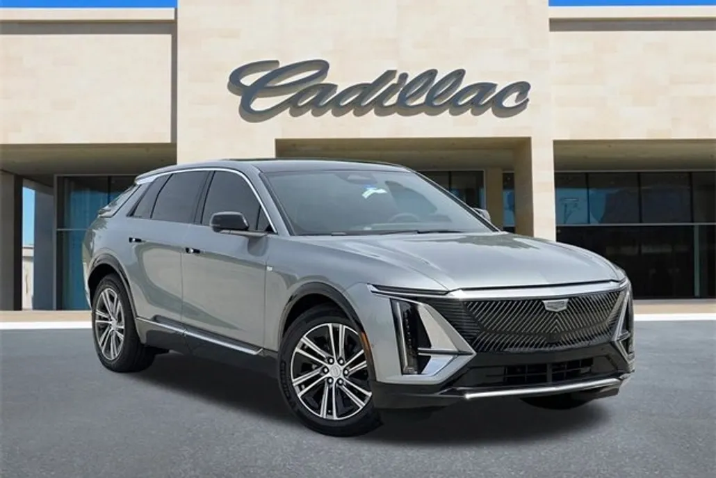 2025 Cadillac Lyriq Luxury photo 1