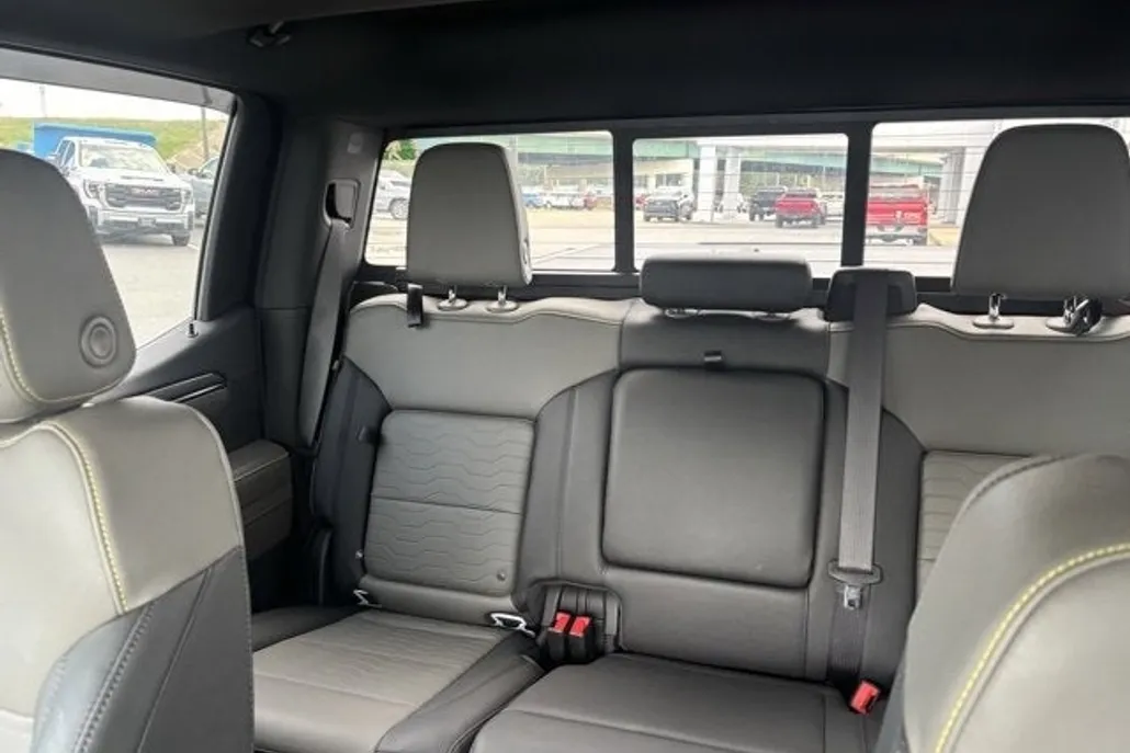 2023 Chevrolet Silverado 1500 ZR2 photo 1