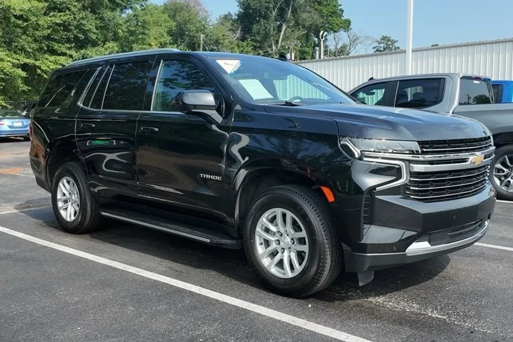 2023 Chevrolet Tahoe LT photo 1