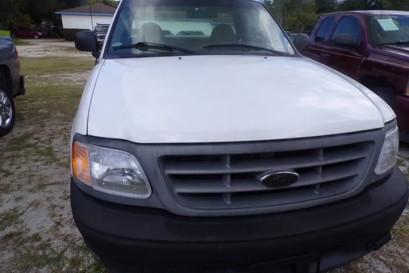2000 Ford F-150 XL photo 1