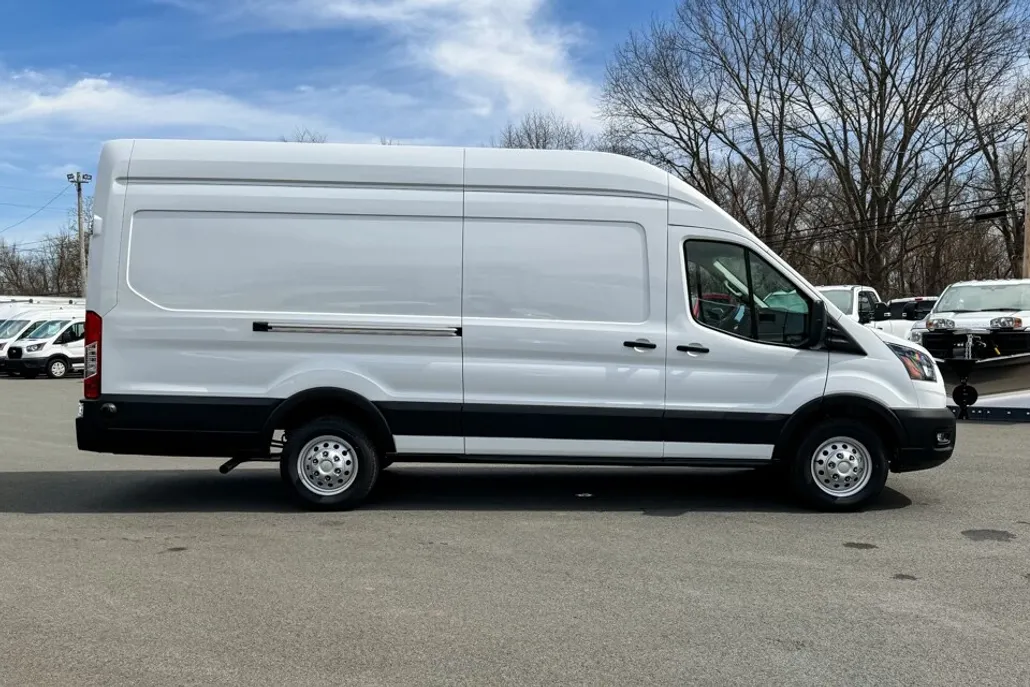 2025 Ford Transit photo 1