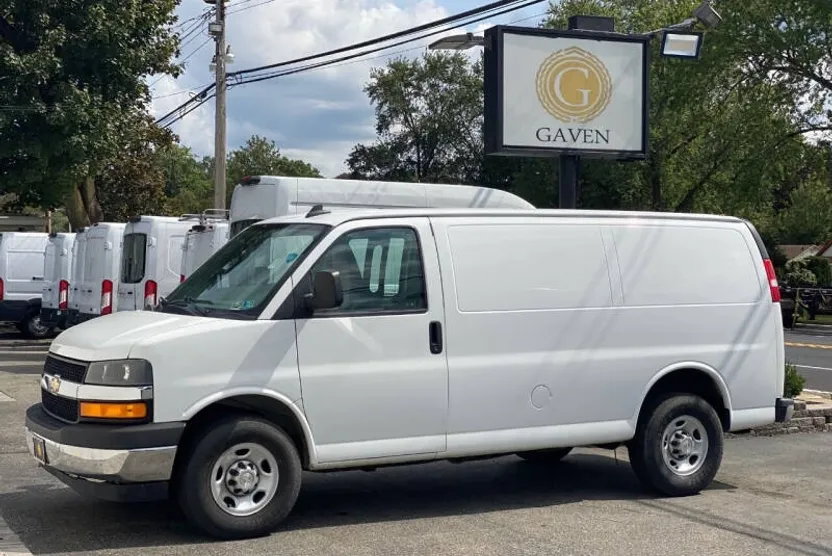 2018 Chevrolet Express 2500 Cargo Van photo 1